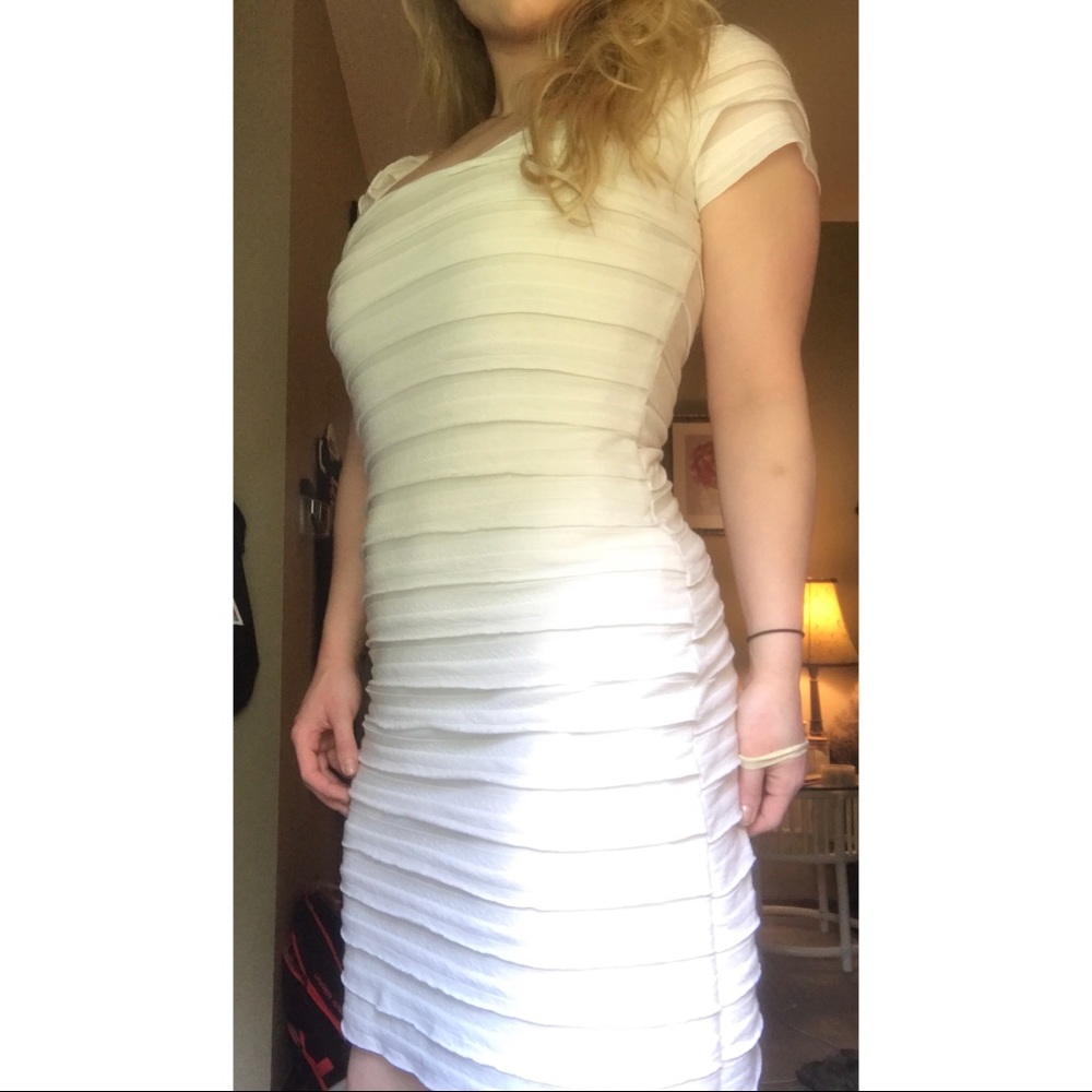 Elegant white fitted dress